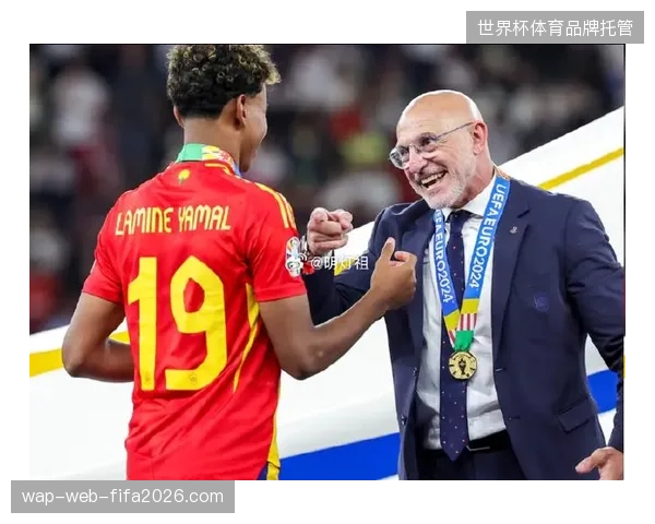 德拉富恩特确认罗德里是球队场上领袖，称其是应对困难时刻的精神支柱